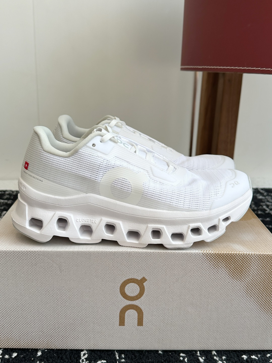 东莞原单
Cloudmonster Void 网眼小怪兽 舒适透气百搭 缓震防滑耐磨 休闲运动跑步鞋！
