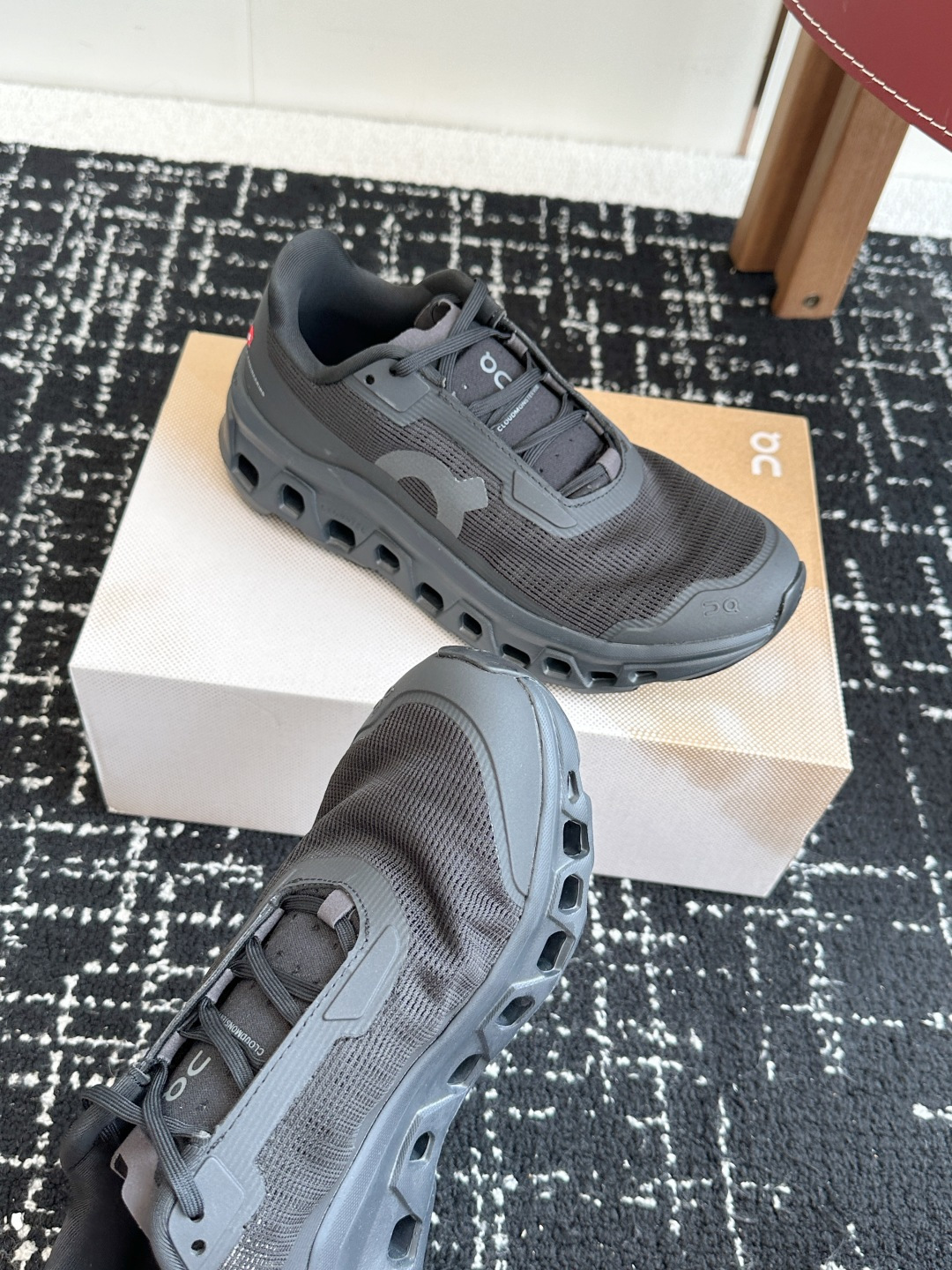 东莞原单
Cloudmonster Void 网眼小怪兽 舒适透气百搭 缓震防滑耐磨 休闲运动跑步鞋！
