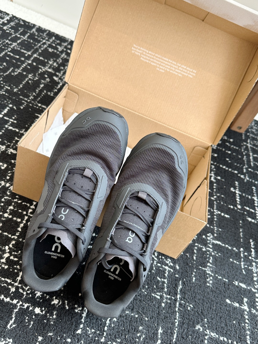 东莞原单
Cloudmonster Void 网眼小怪兽 舒适透气百搭 缓震防滑耐磨 休闲运动跑步鞋！
