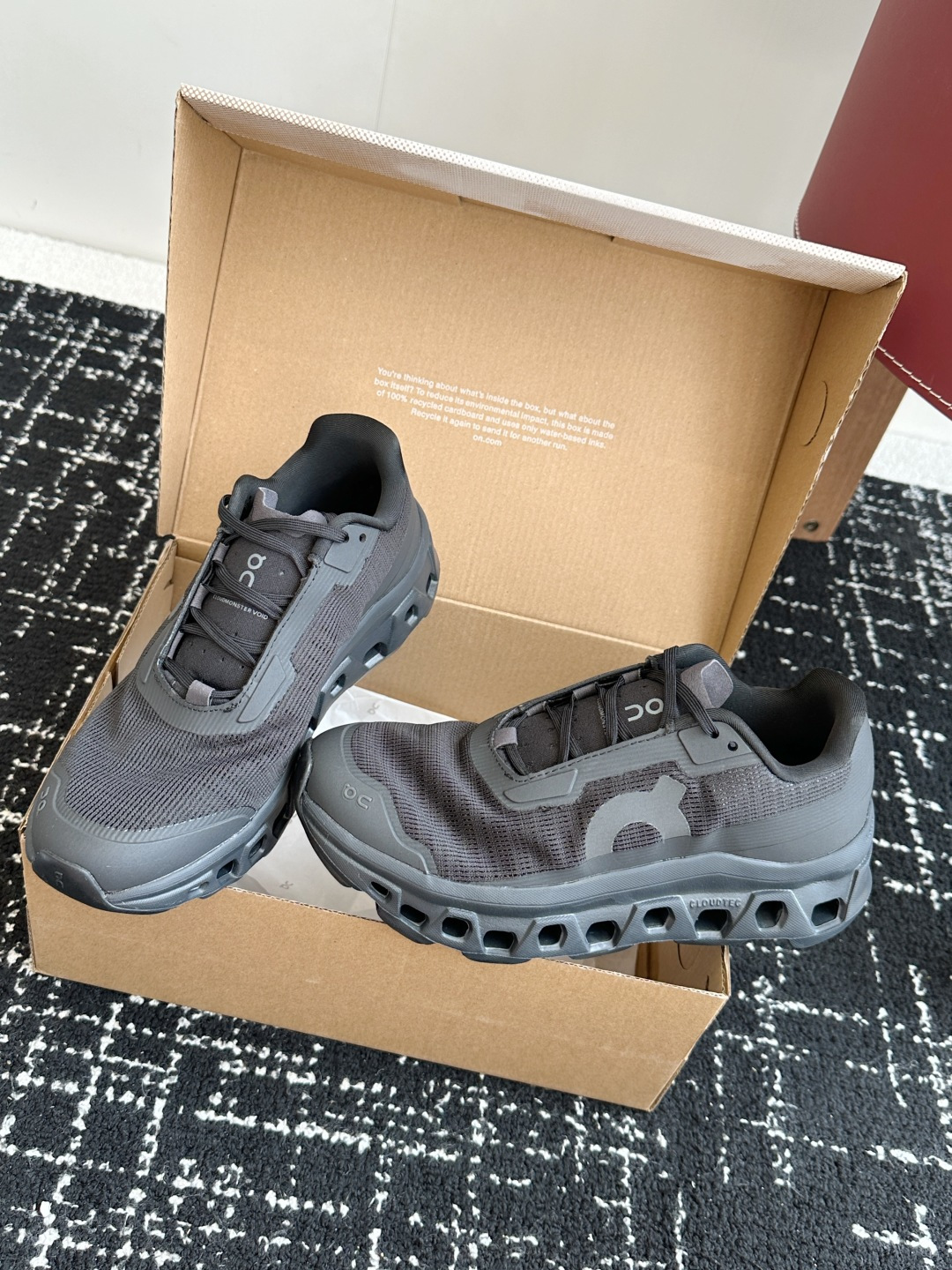 东莞原单
Cloudmonster Void 网眼小怪兽 舒适透气百搭 缓震防滑耐磨 休闲运动跑步鞋！
