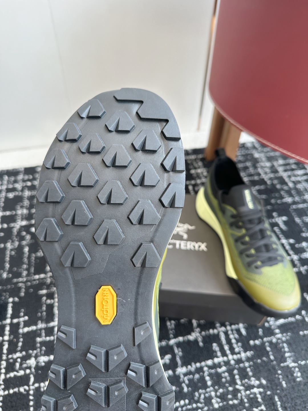 东莞代购级
始祖鸟 ARC'TERYX 登山鞋徒步鞋,为男女户外爱好者共同打造,不仅是探险途中的得力伙