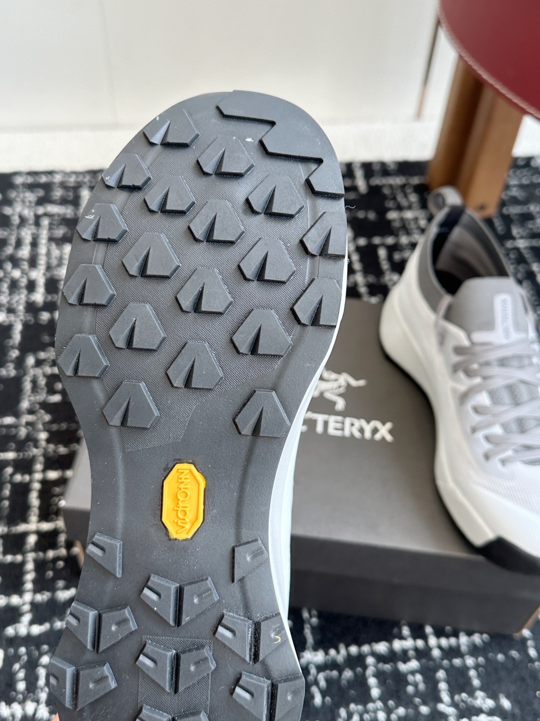 东莞代购级
始祖鸟 ARC'TERYX 登山鞋徒步鞋,为男女户外爱好者共同打造,不仅是探险途中的得力伙