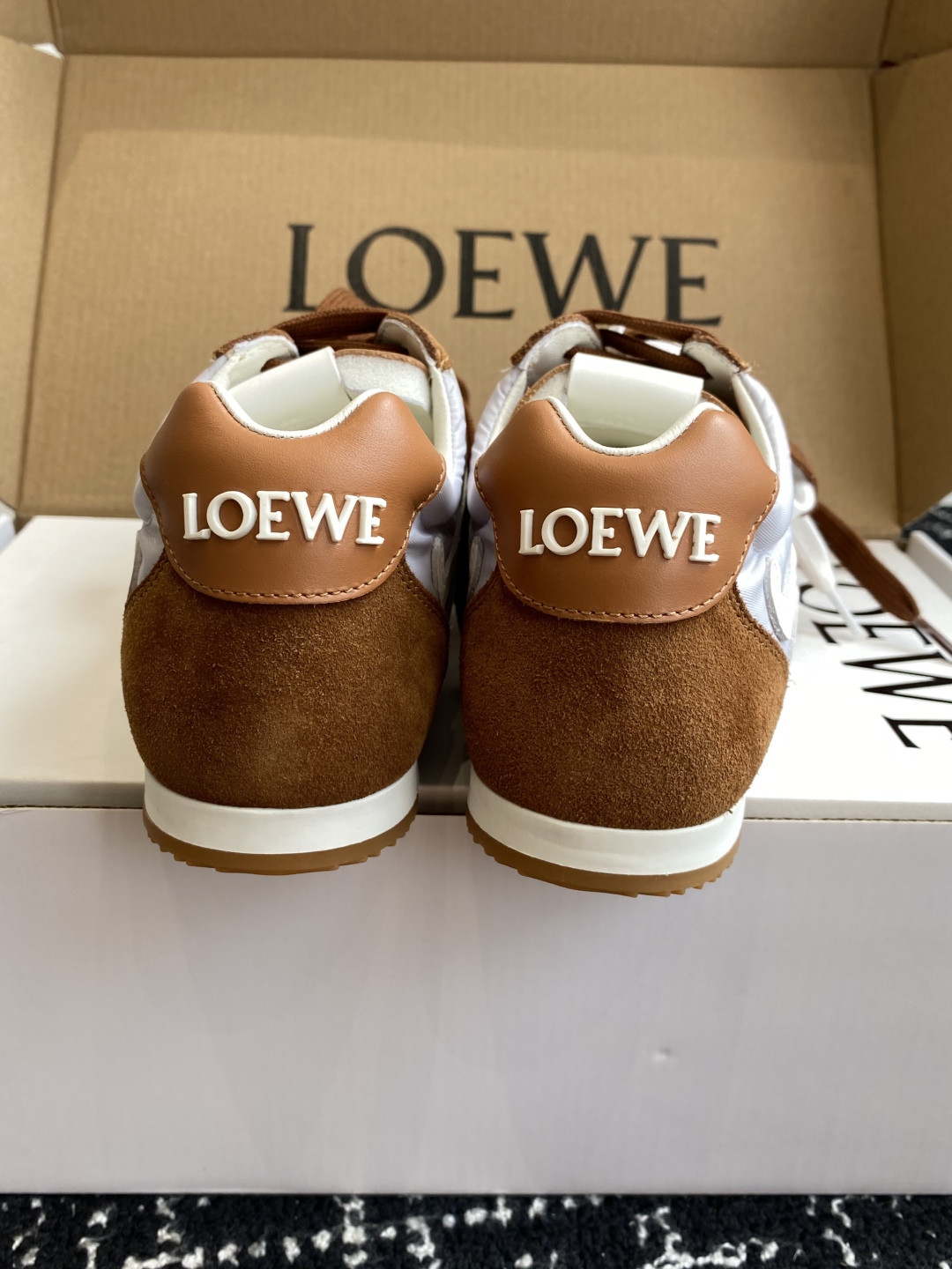 代购级 P扣子加10 （官网同步✈️盒包装）
Loewe 2025巴黎时装周新balletrunner 