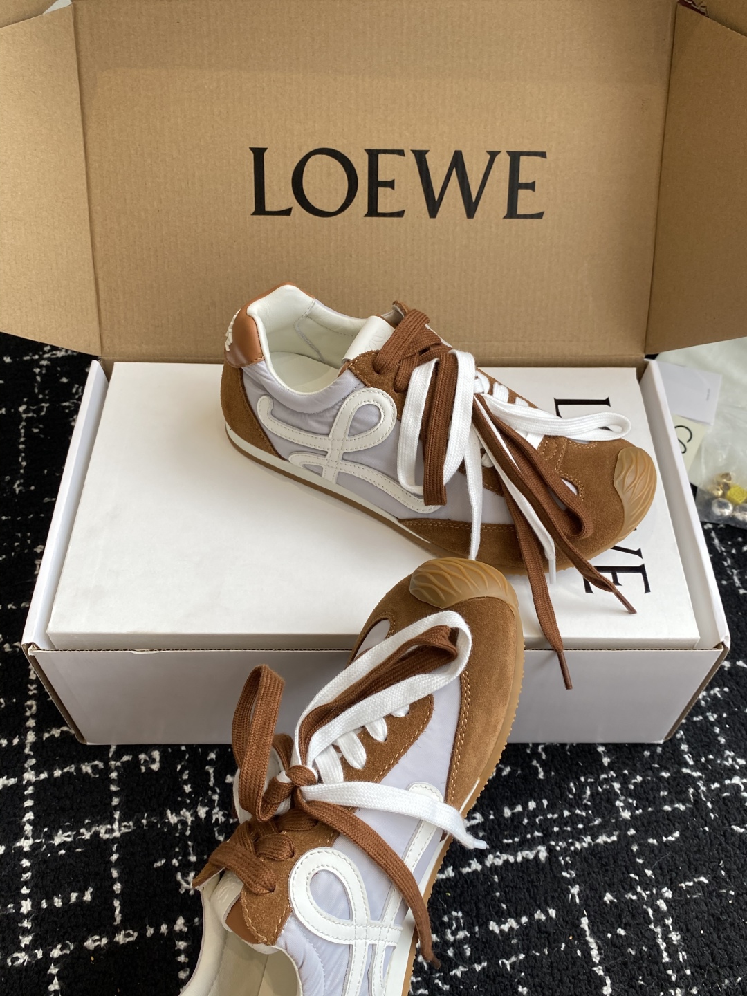 代购级 P扣子加10 （官网同步✈️盒包装）
Loewe 2025巴黎时装周新balletrunner 