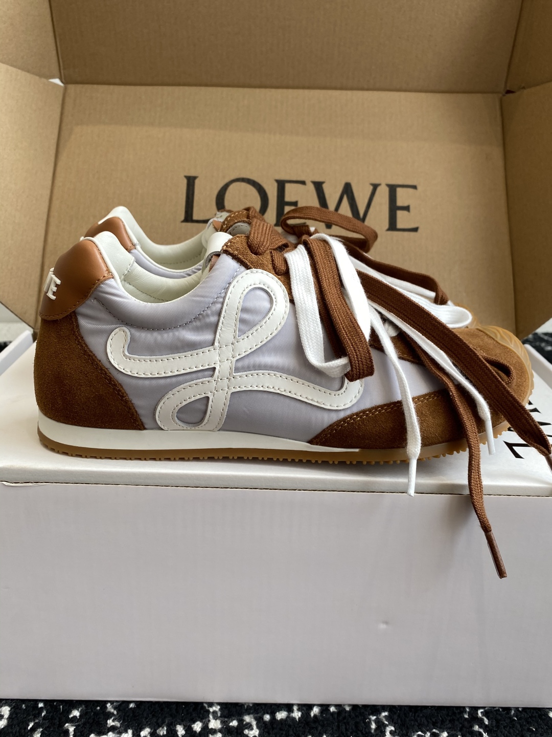代购级 P扣子加10 （官网同步✈️盒包装）
Loewe 2025巴黎时装周新balletrunner 
