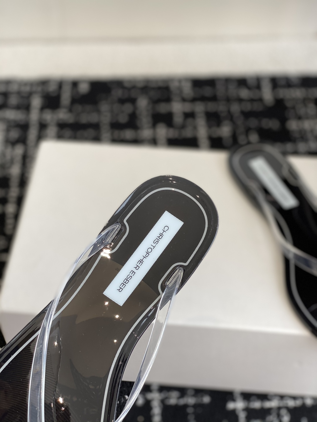 外贸原单渠道货
Chirstopher Esber澳洲小众设计品牌𝟐𝟎𝟐𝟓透明人字拖鞋 莞外贸原单代工厂