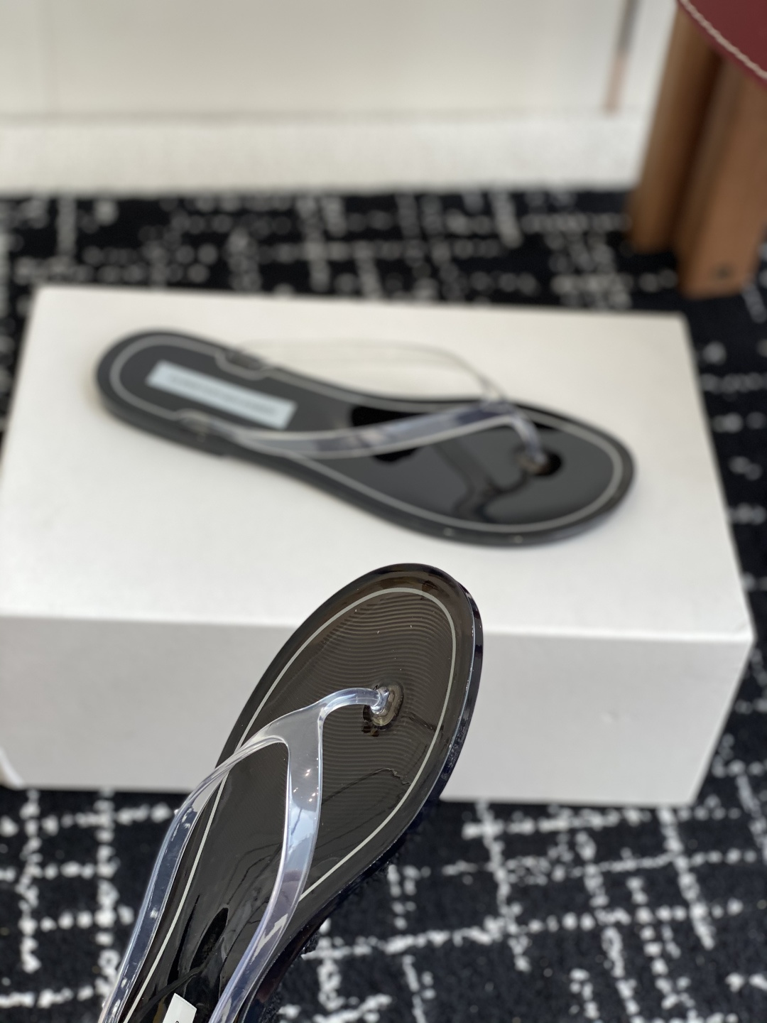 外贸原单渠道货
Chirstopher Esber澳洲小众设计品牌𝟐𝟎𝟐𝟓透明人字拖鞋 莞外贸原单代工厂