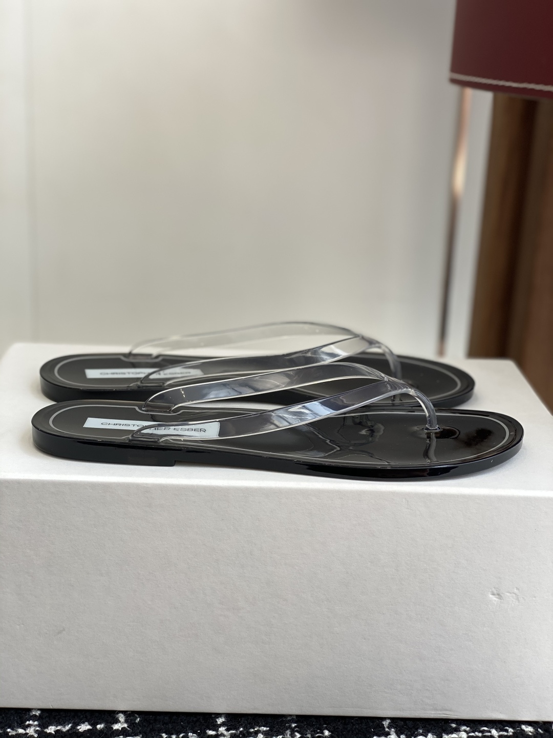 外贸原单渠道货
Chirstopher Esber澳洲小众设计品牌𝟐𝟎𝟐𝟓透明人字拖鞋 莞外贸原单代工厂