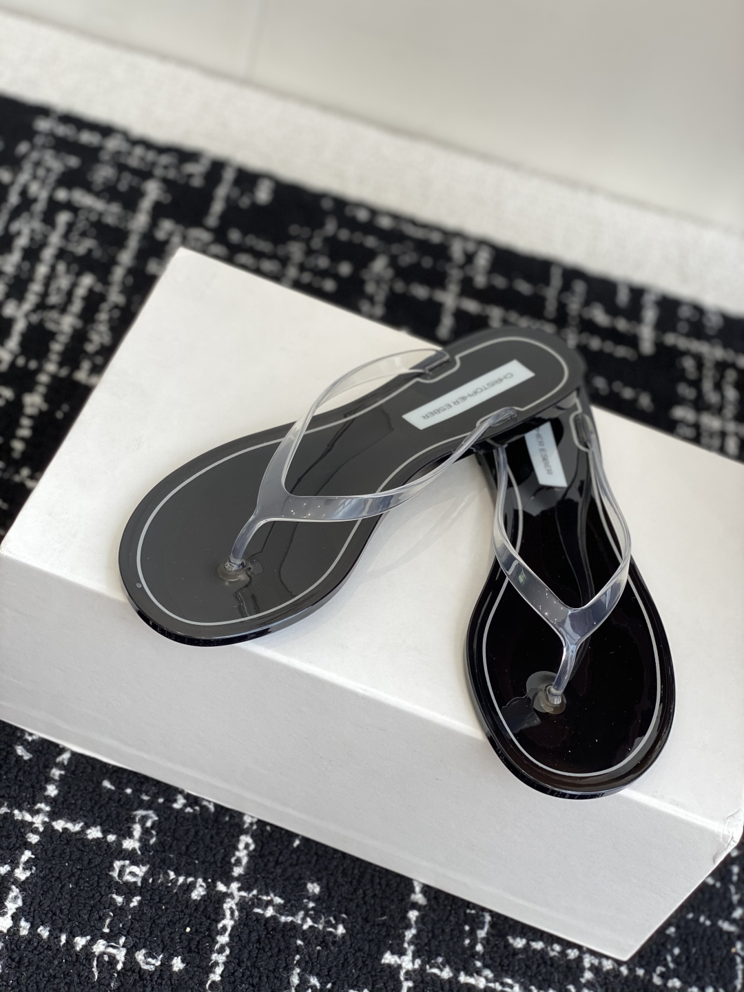 外贸原单渠道货
Chirstopher Esber澳洲小众设计品牌𝟐𝟎𝟐𝟓透明人字拖鞋 莞外贸原单代工厂