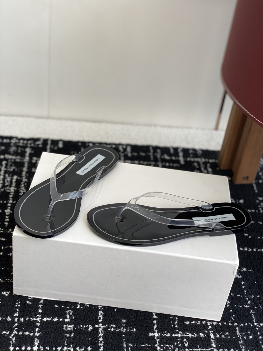 外贸原单渠道货
Chirstopher Esber澳洲小众设计品牌𝟐𝟎𝟐𝟓透明人字拖鞋 莞外贸原单代工厂