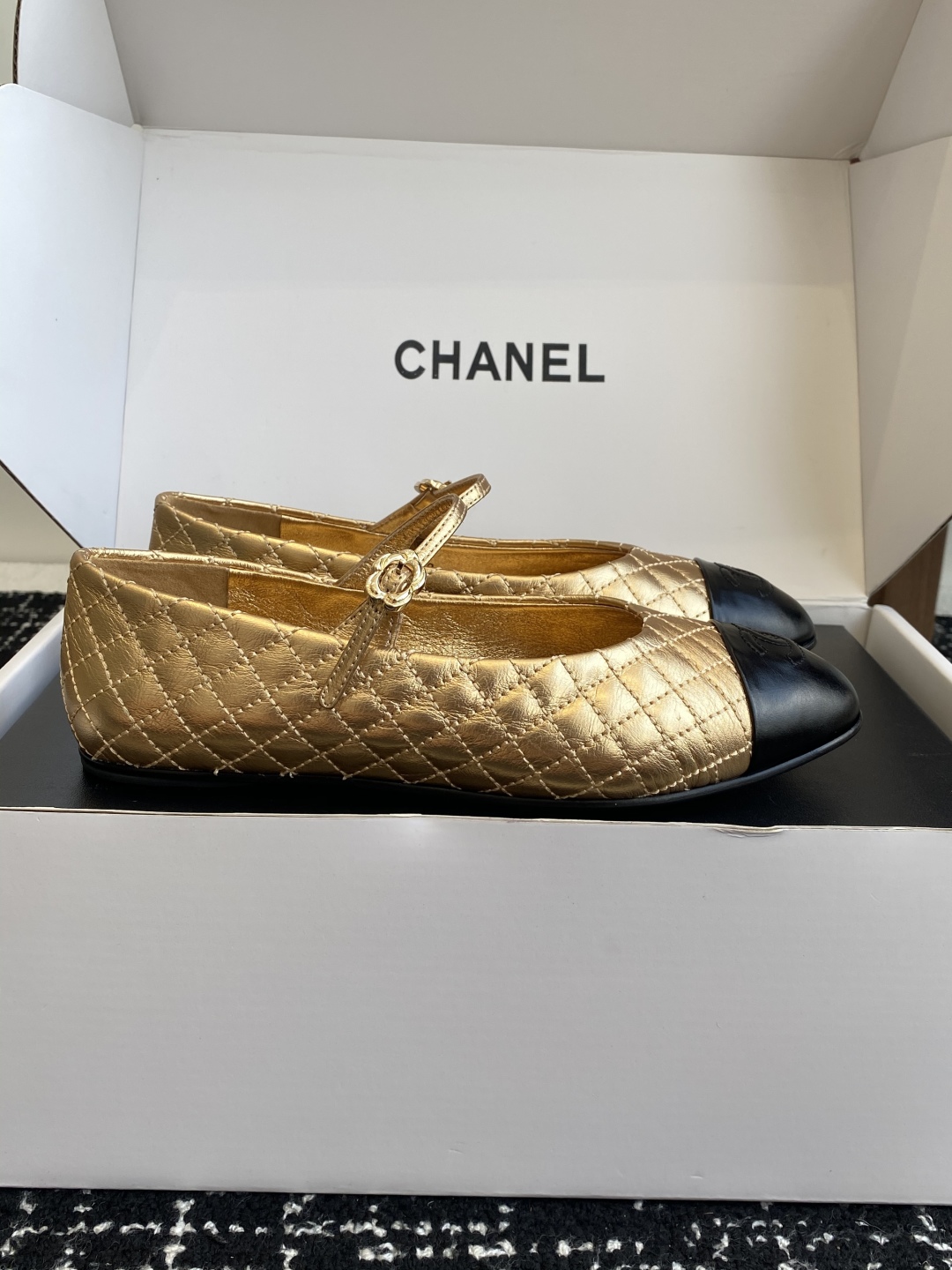 代购级（⚠️官网同步✈️盒包装）
Chanel 25ss 春夏系列 玛丽珍 芭蕾舞鞋

非常火的大双C设