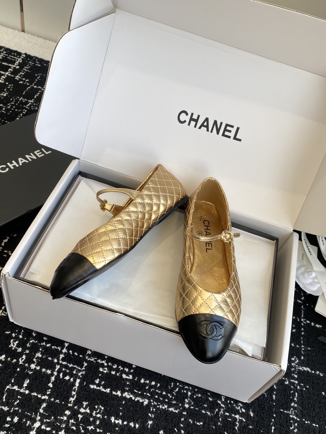 代购级（⚠️官网同步✈️盒包装）
Chanel 25ss 春夏系列 玛丽珍 芭蕾舞鞋

非常火的大双C设