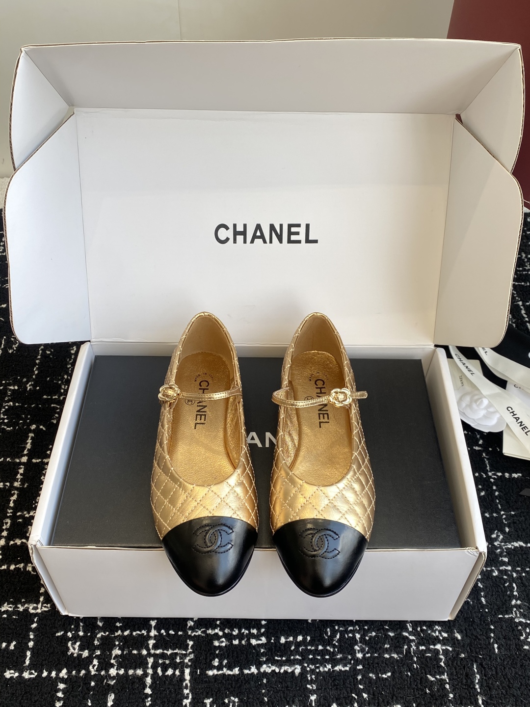 代购级（⚠️官网同步✈️盒包装）
Chanel 25ss 春夏系列 玛丽珍 芭蕾舞鞋

非常火的大双C设