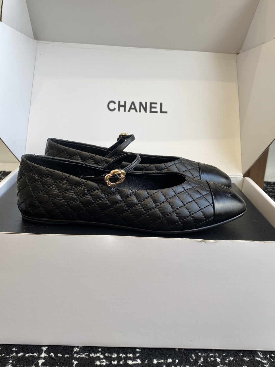 代购级（⚠️官网同步✈️盒包装）
Chanel 25ss 春夏系列 玛丽珍 芭蕾舞鞋

非常火的大双C设