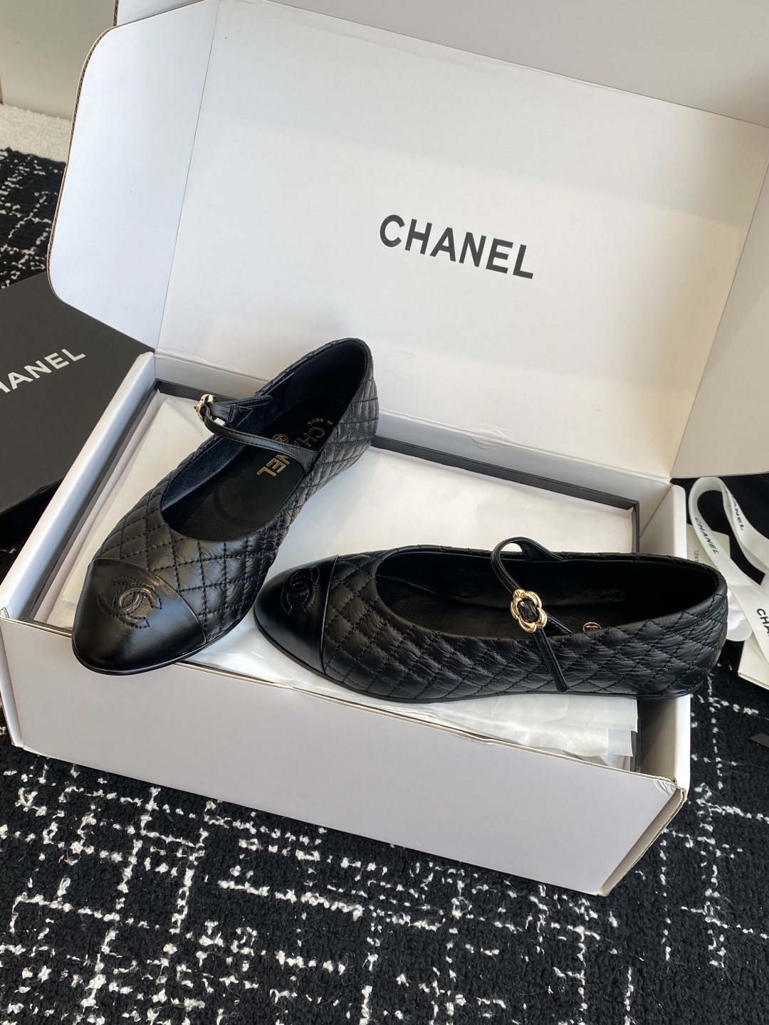 代购级（⚠️官网同步✈️盒包装）
Chanel 25ss 春夏系列 玛丽珍 芭蕾舞鞋

非常火的大双C设