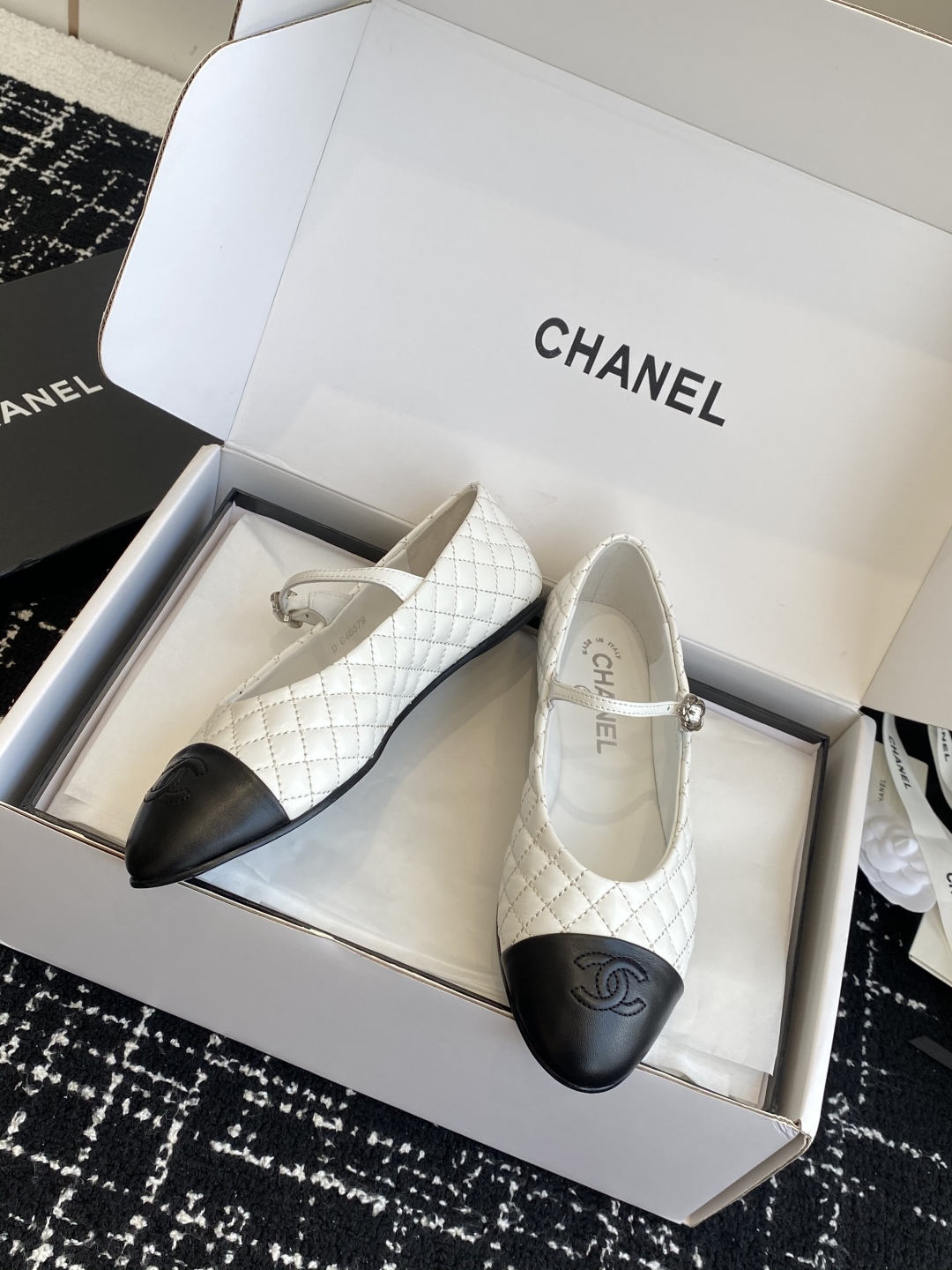 代购级（⚠️官网同步✈️盒包装）
Chanel 25ss 春夏系列 玛丽珍 芭蕾舞鞋

非常火的大双C设