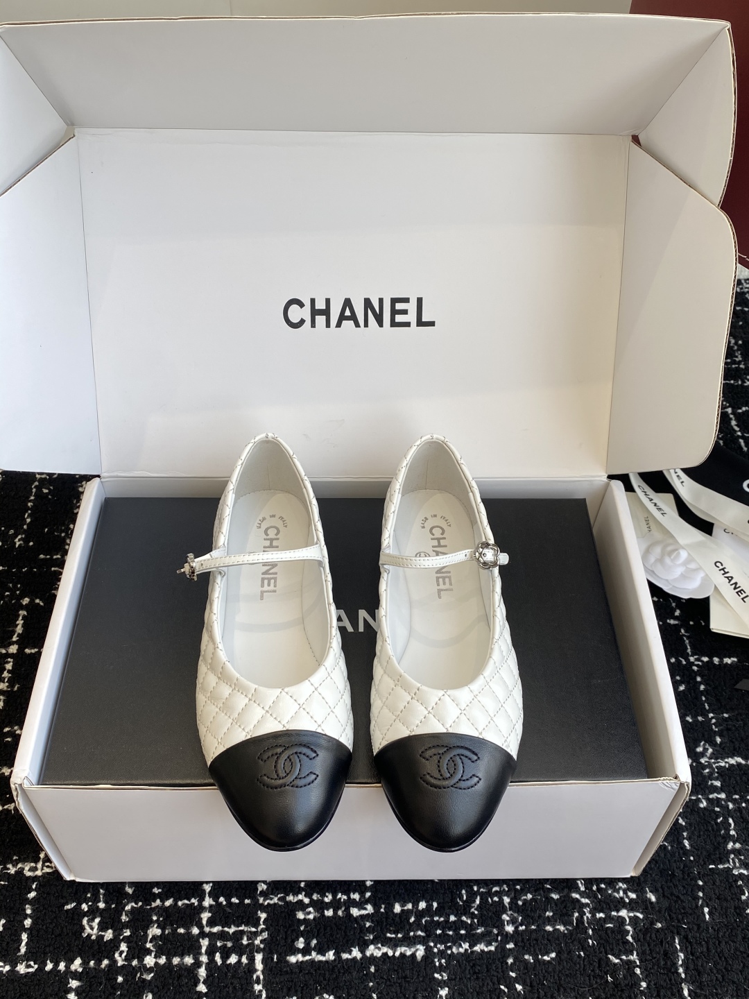 代购级（⚠️官网同步✈️盒包装）
Chanel 25ss 春夏系列 玛丽珍 芭蕾舞鞋

非常火的大双C设