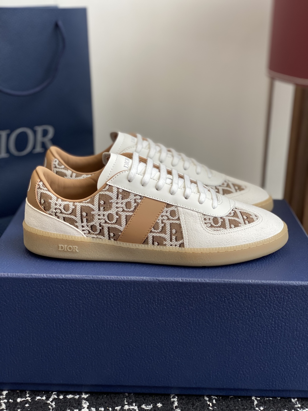 代购级
Dior 25。re-Fall Berlin 01 情侣款 休闲德训鞋 

2004年B01初次
