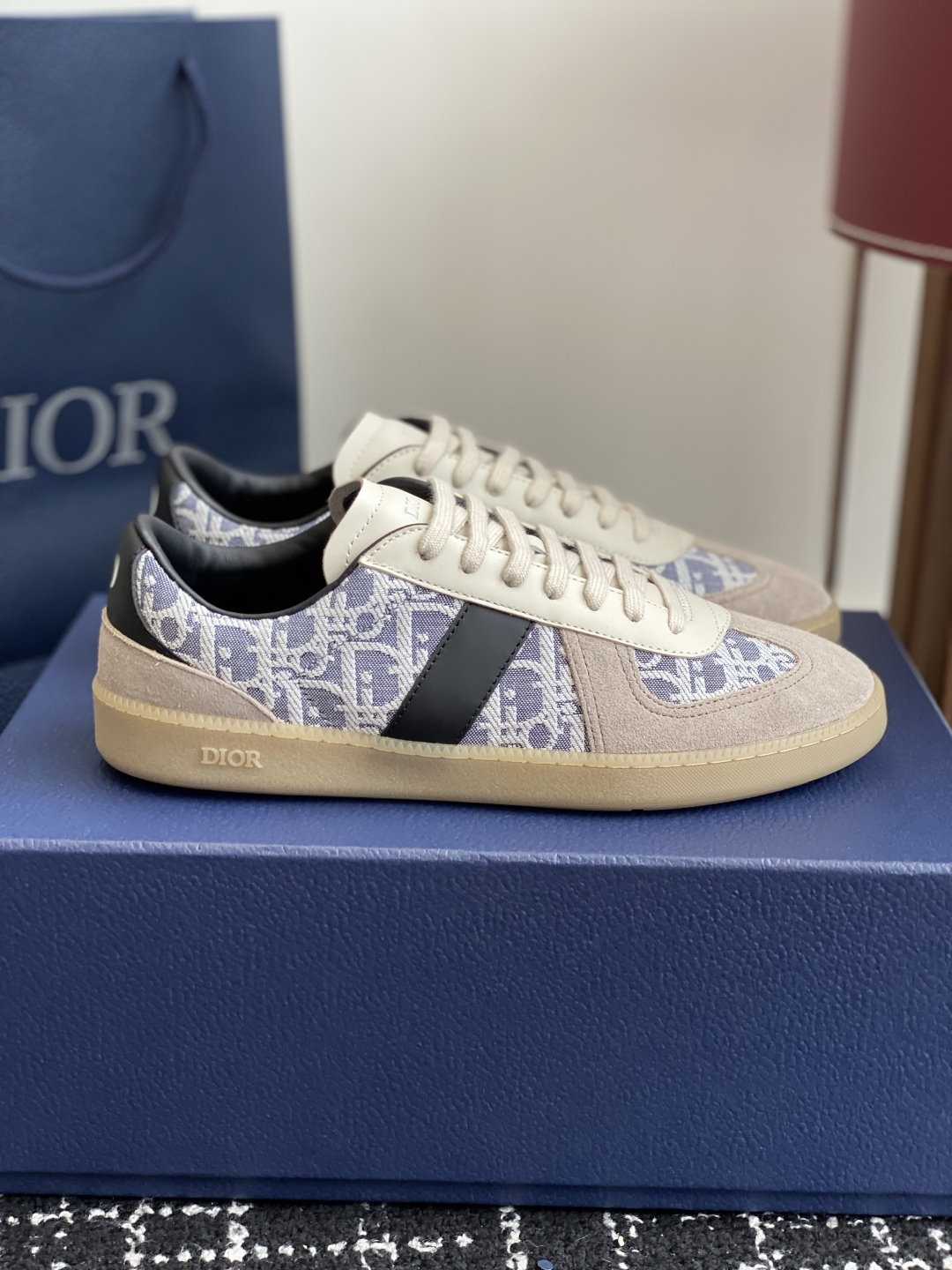 代购级
Dior 25。re-Fall Berlin 01 情侣款 休闲德训鞋 

2004年B01初次
