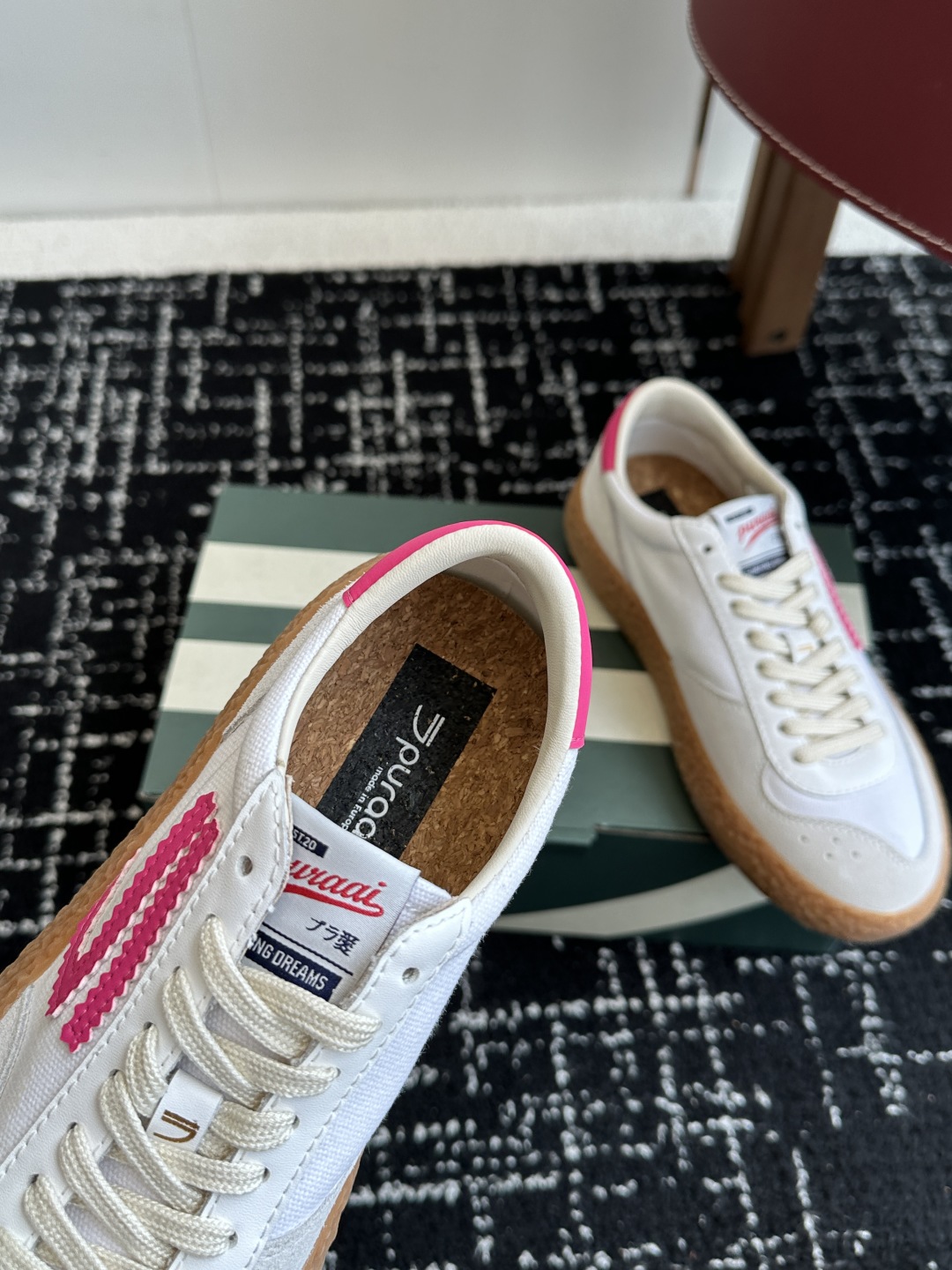 代购级
小众新品 Puraai Polly SS25复古板鞋主打环保材料的潮流品牌Puraai的25春夏