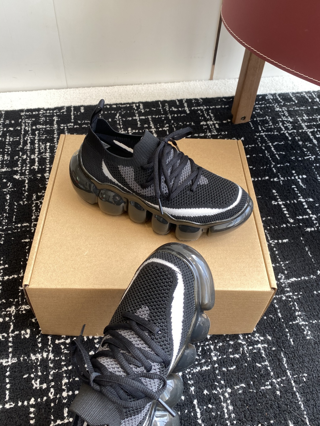 代购级
日本潮牌mikiosakabe+grouns联名运动鞋 

毛毛虫舒服气垫气泡底 春夏梦幻潮酷嘻