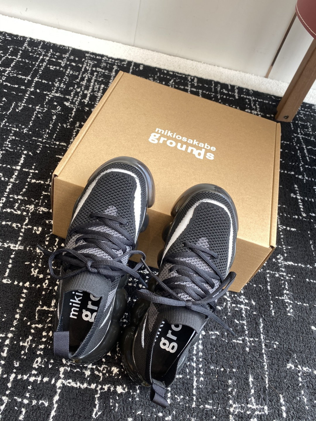 代购级
日本潮牌mikiosakabe+grouns联名运动鞋 

毛毛虫舒服气垫气泡底 春夏梦幻潮酷嘻