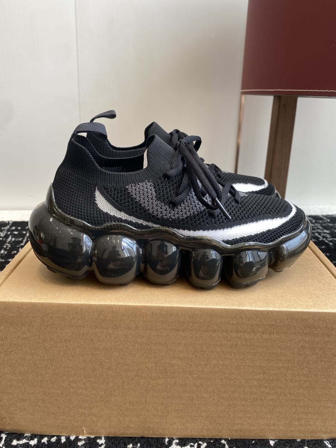 代购级
日本潮牌mikiosakabe+grouns联名运动鞋 

毛毛虫舒服气垫气泡底 春夏梦幻潮酷嘻