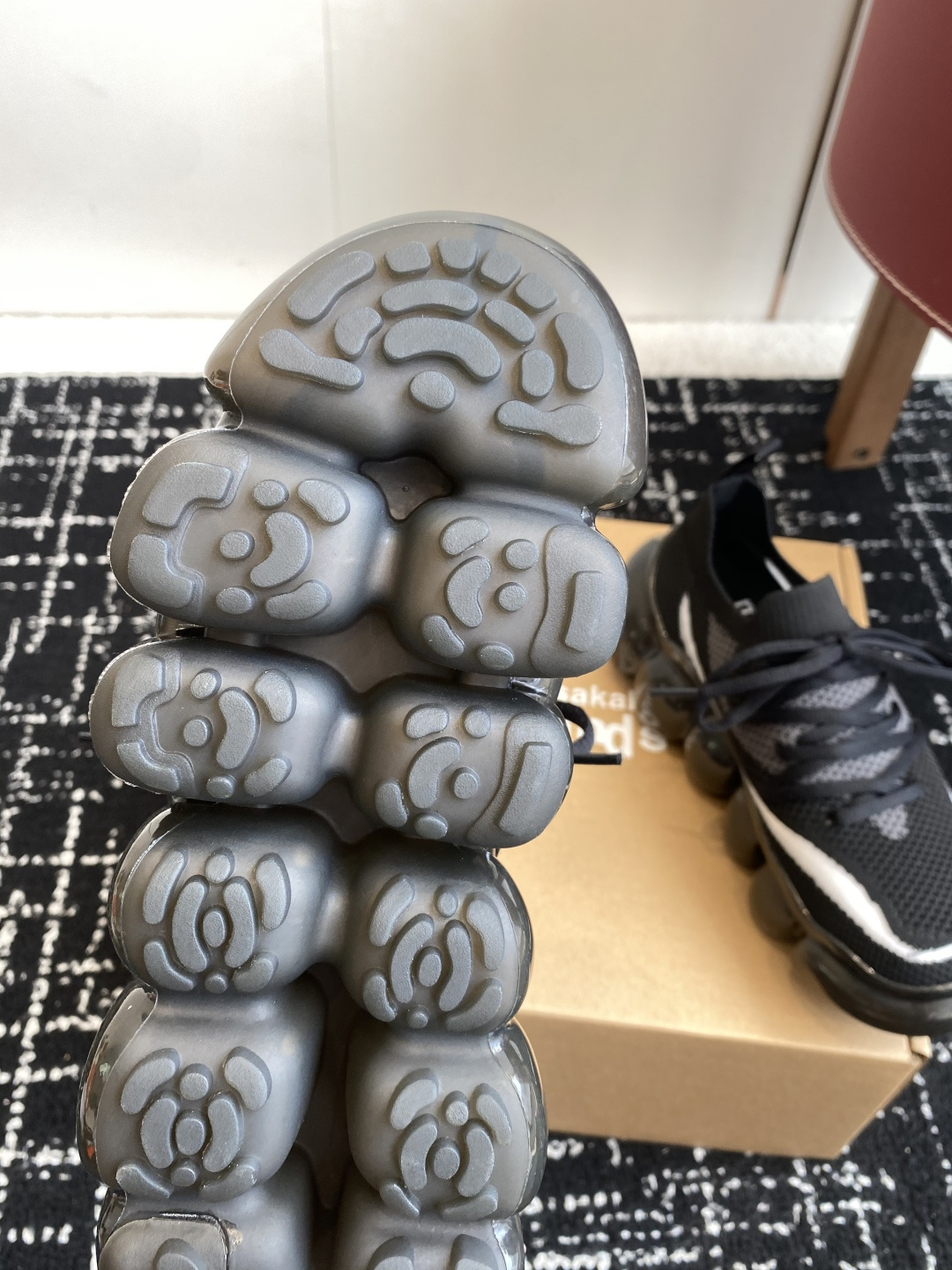 代购级
日本潮牌mikiosakabe+grouns联名运动鞋 

毛毛虫舒服气垫气泡底 春夏梦幻潮酷嘻