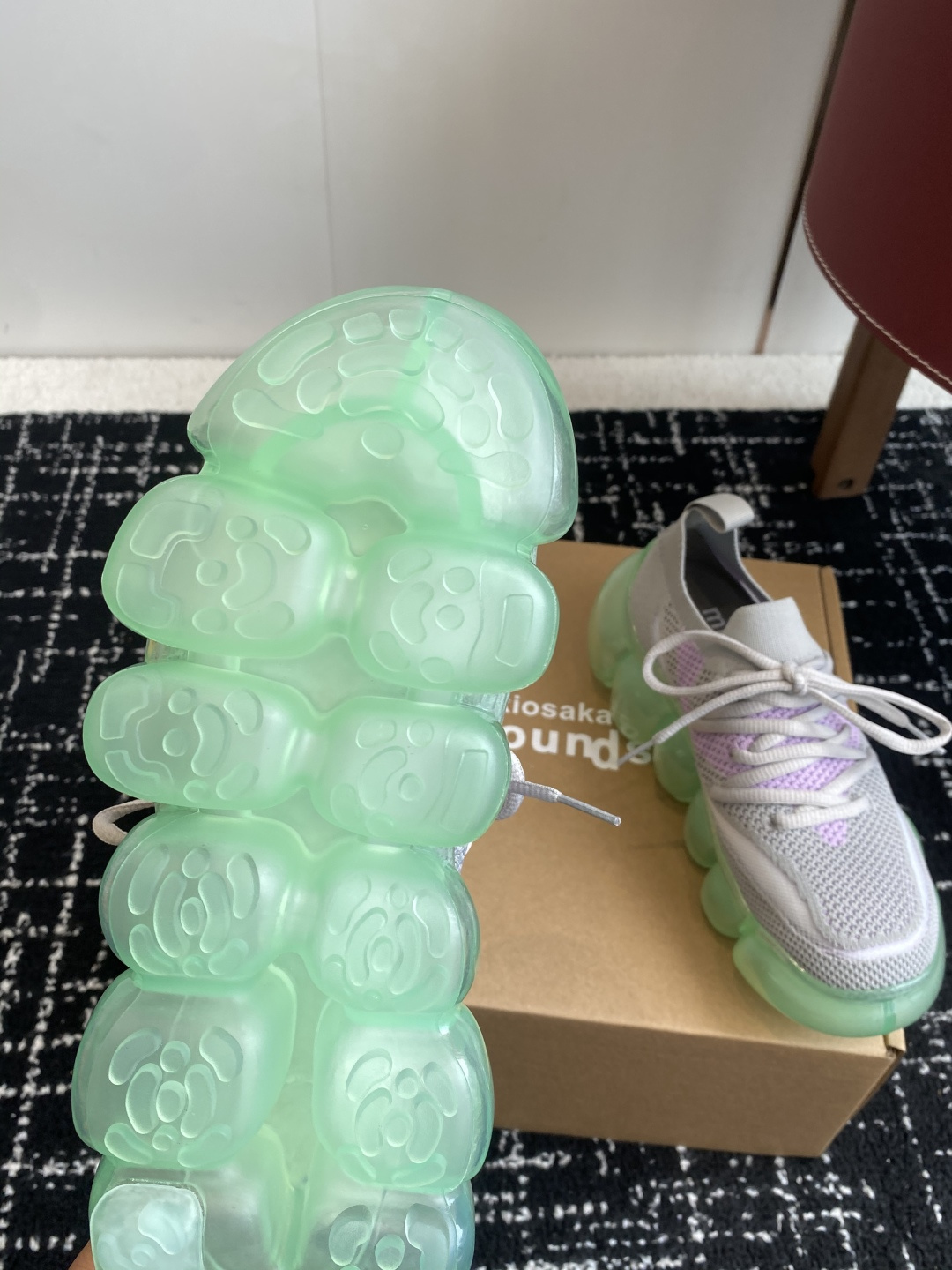 代购级
日本潮牌mikiosakabe+grouns联名运动鞋 

毛毛虫舒服气垫气泡底 春夏梦幻潮酷嘻