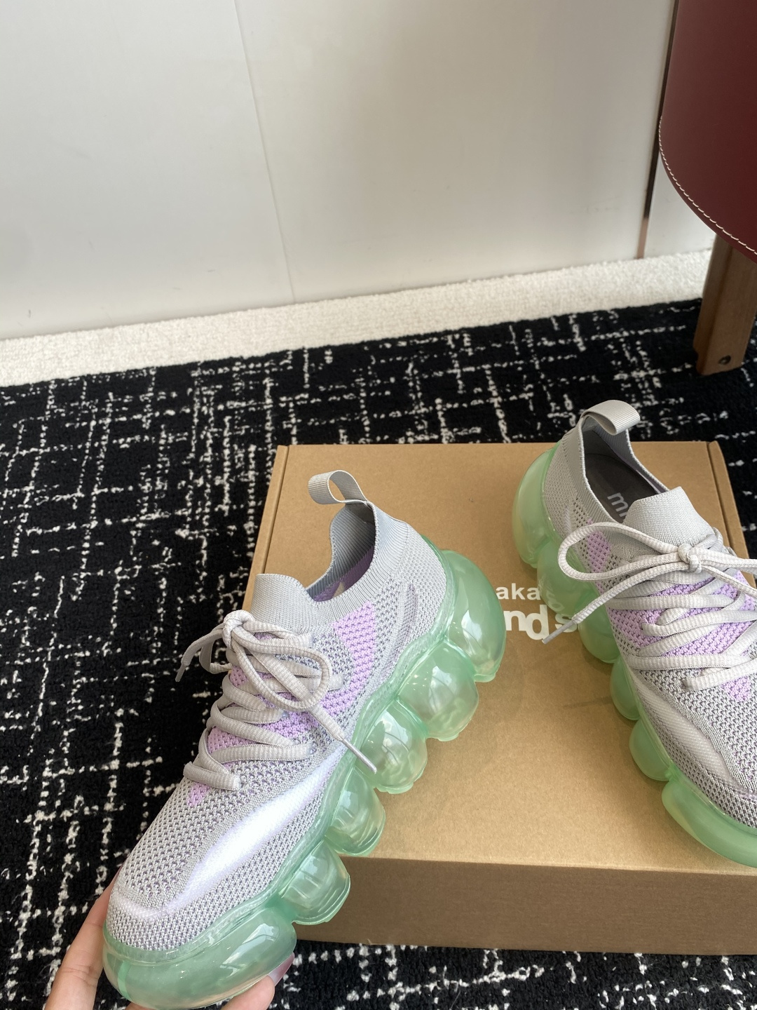 代购级
日本潮牌mikiosakabe+grouns联名运动鞋 

毛毛虫舒服气垫气泡底 春夏梦幻潮酷嘻