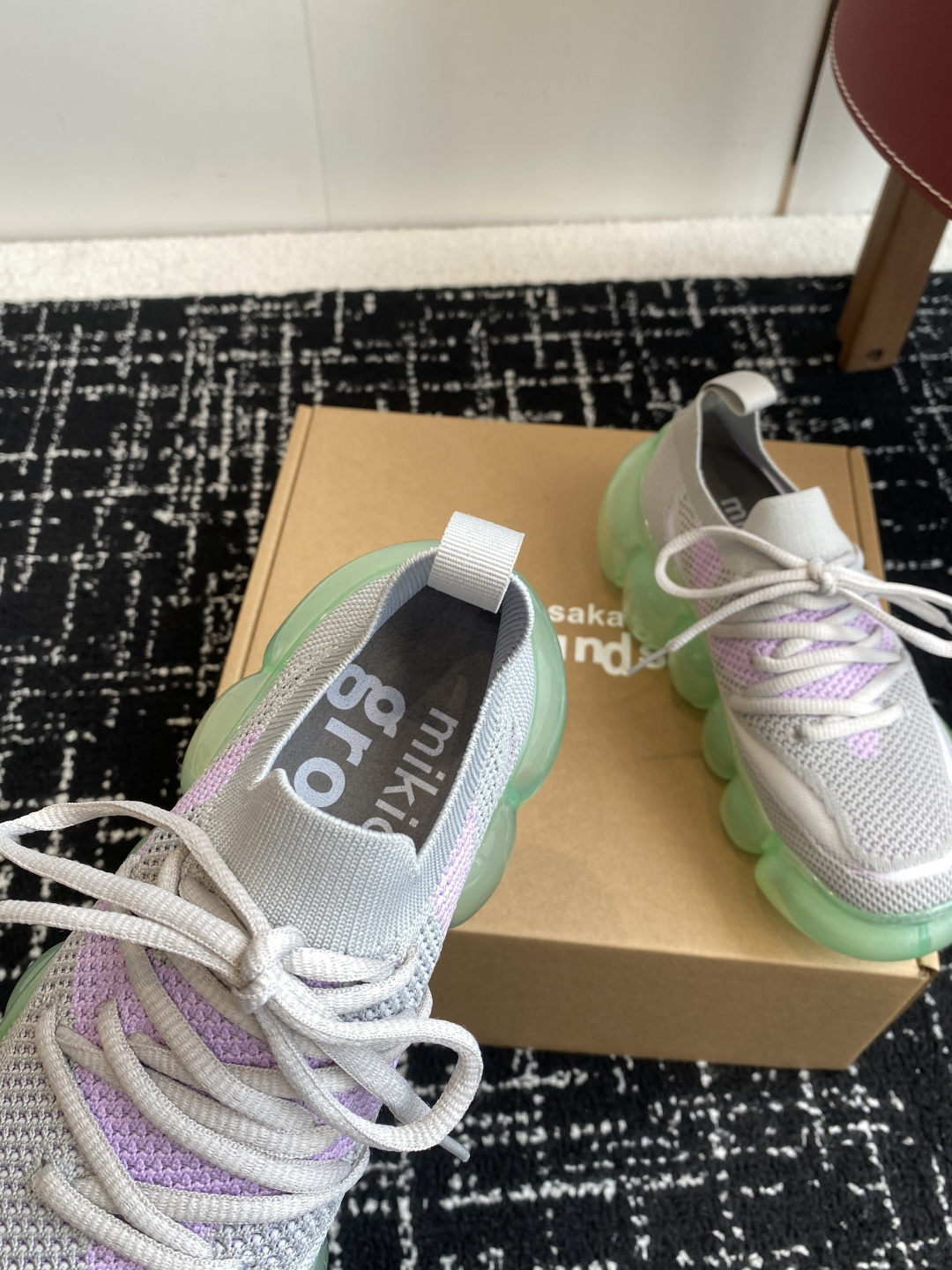 代购级
日本潮牌mikiosakabe+grouns联名运动鞋 

毛毛虫舒服气垫气泡底 春夏梦幻潮酷嘻