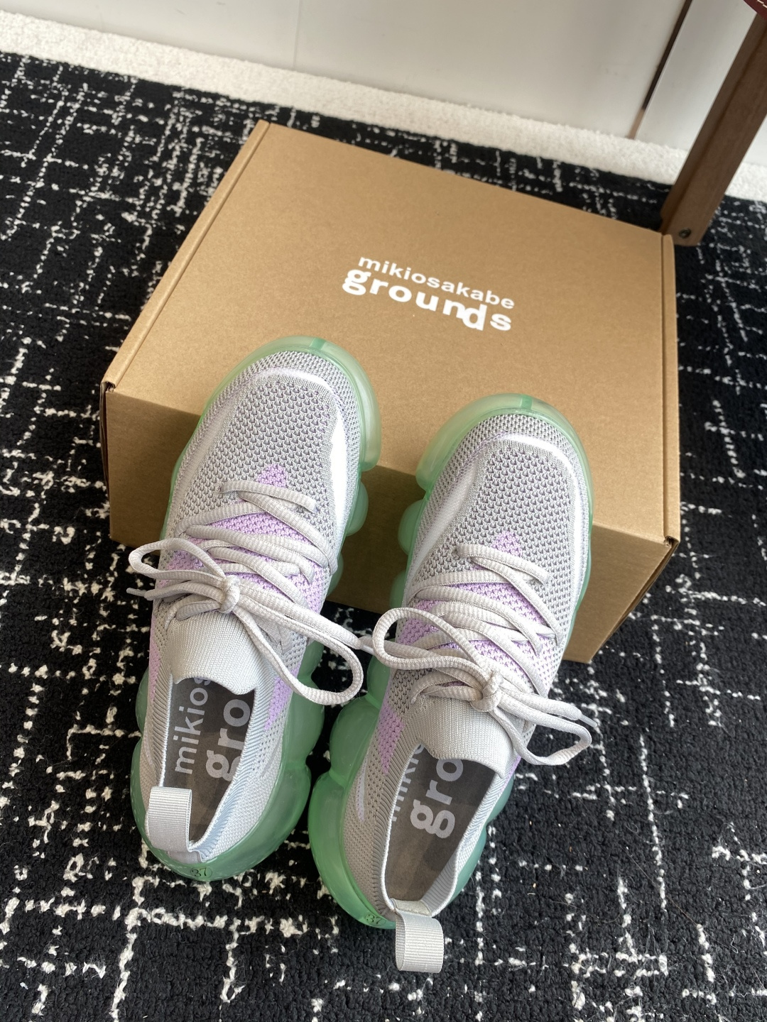 代购级
日本潮牌mikiosakabe+grouns联名运动鞋 

毛毛虫舒服气垫气泡底 春夏梦幻潮酷嘻