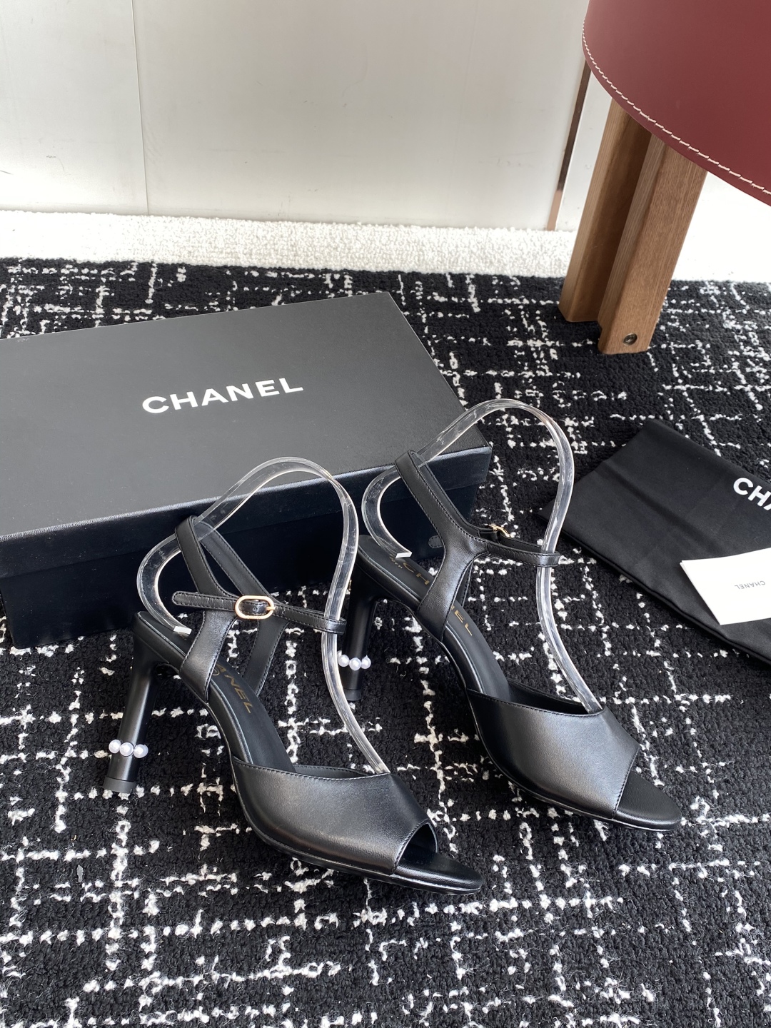 代购级
CHANEL 香奈儿 25ss春夏最新款高跟时装凉鞋鞋
      超多网红时尚博主种草 高级感