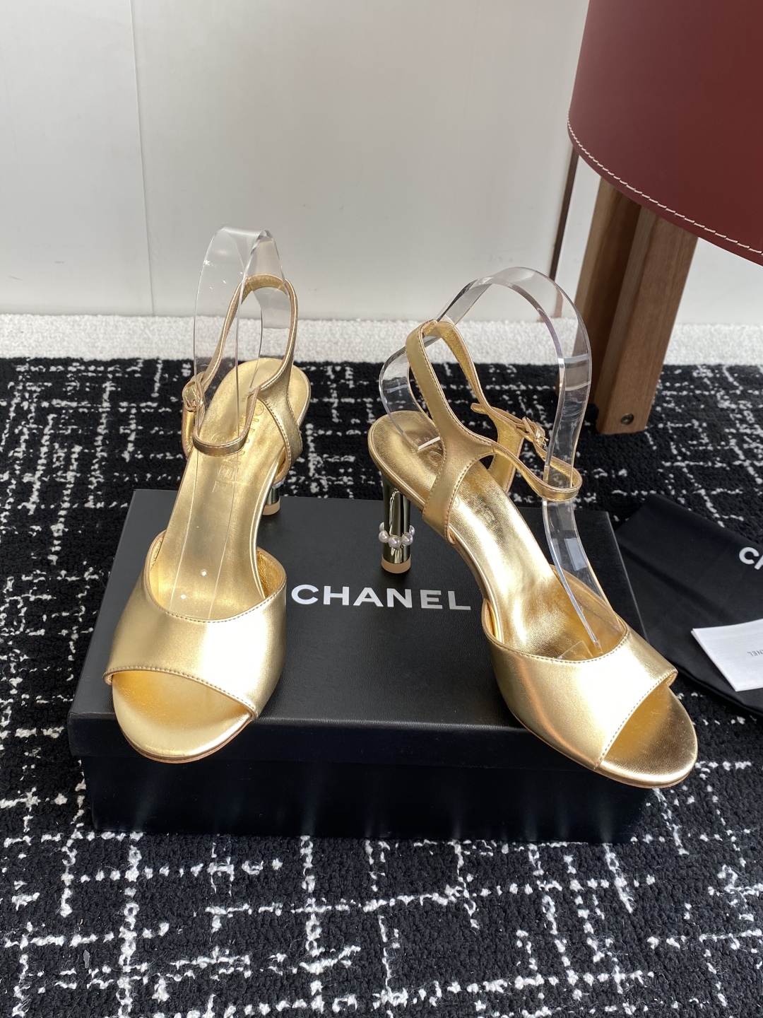 代购级
CHANEL 香奈儿 25ss春夏最新款高跟时装凉鞋鞋
      超多网红时尚博主种草 高级感