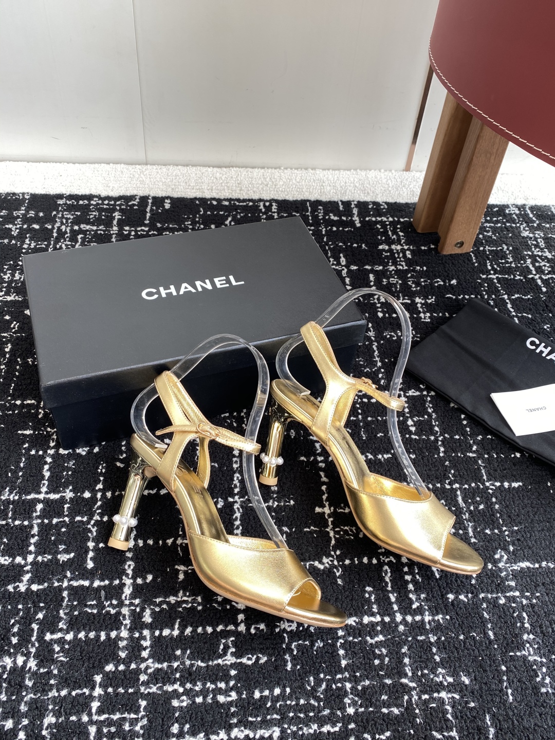 代购级
CHANEL 香奈儿 25ss春夏最新款高跟时装凉鞋鞋
      超多网红时尚博主种草 高级感
