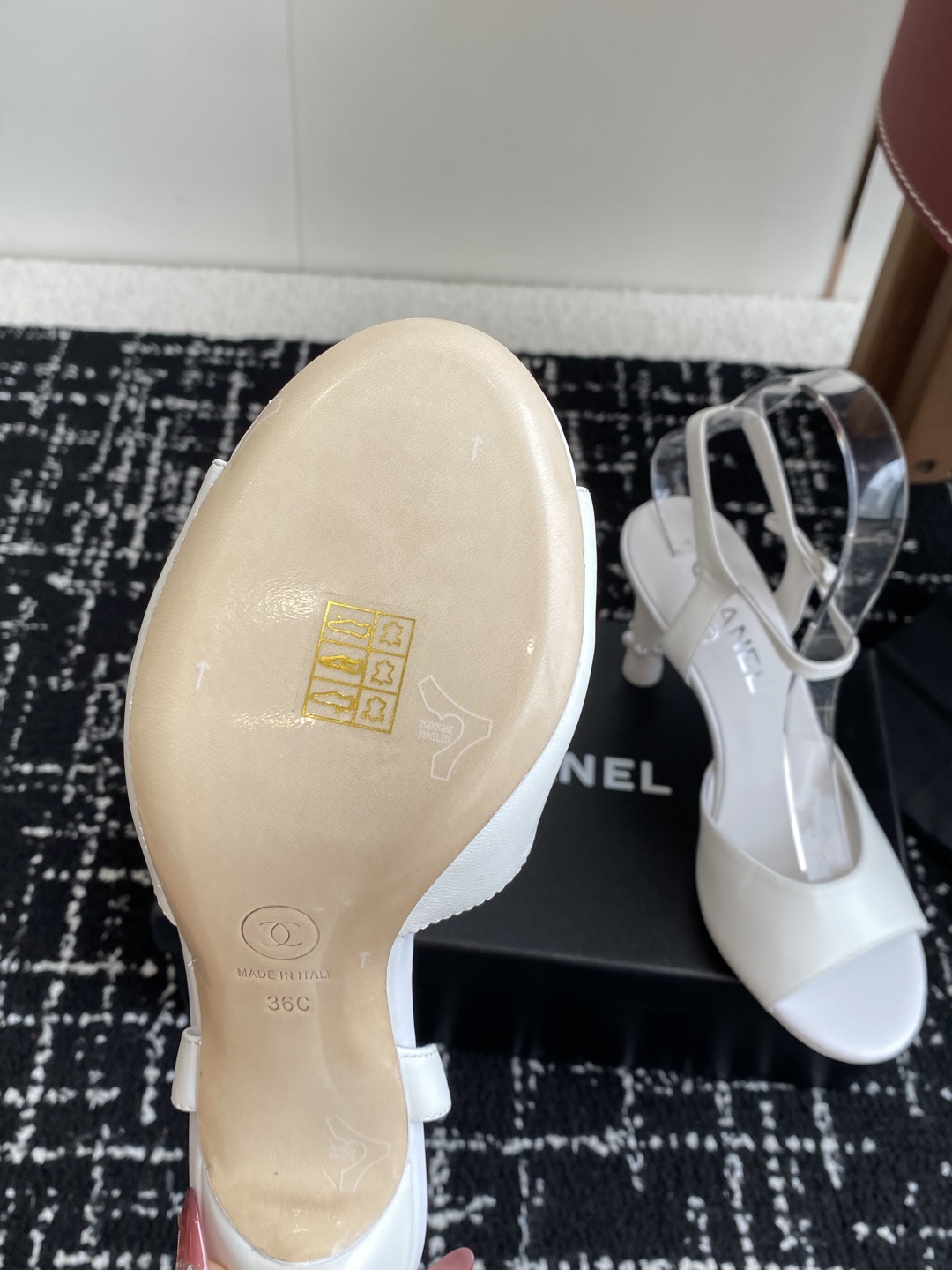 代购级
CHANEL 香奈儿 25ss春夏最新款高跟时装凉鞋鞋
      超多网红时尚博主种草 高级感