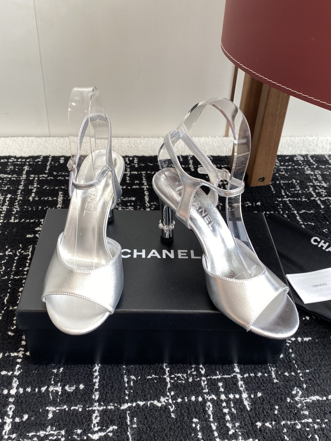 代购级
CHANEL 香奈儿 25ss春夏最新款高跟时装凉鞋鞋
      超多网红时尚博主种草 高级感