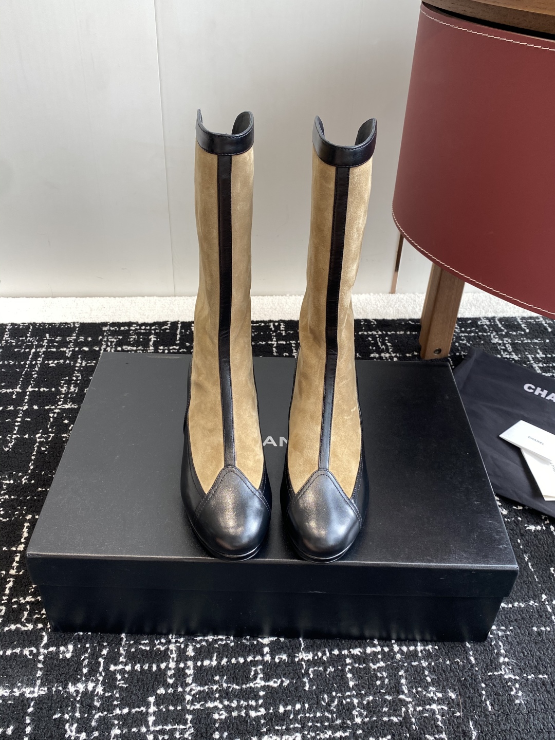 代购级
Chanel 小香 25ss 秋冬新款 圆头拉链短靴 

这款厚底在欧美街拍中出境率超高，ins