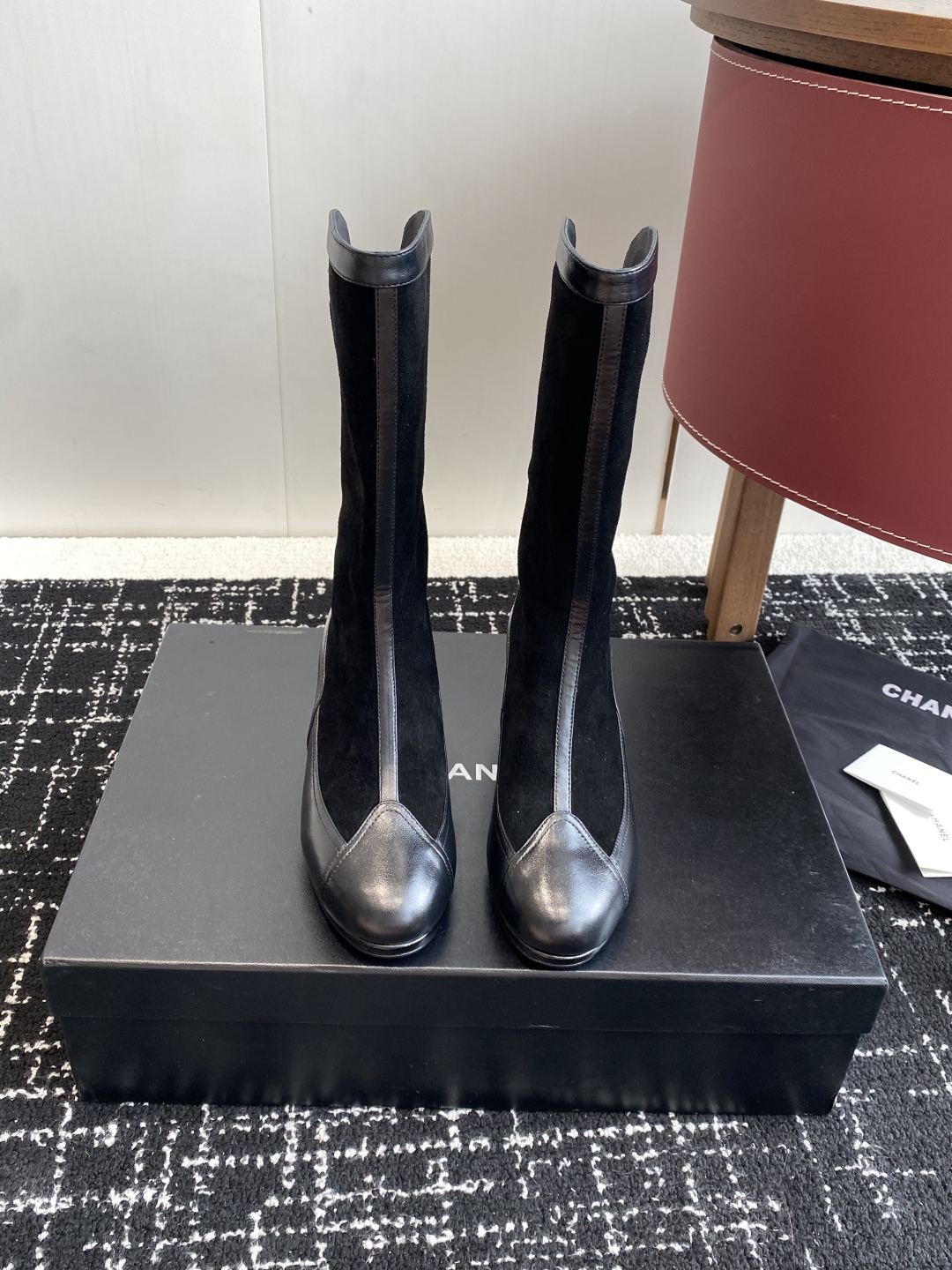代购级
Chanel 小香 25ss 秋冬新款 圆头拉链短靴 

这款厚底在欧美街拍中出境率超高，ins