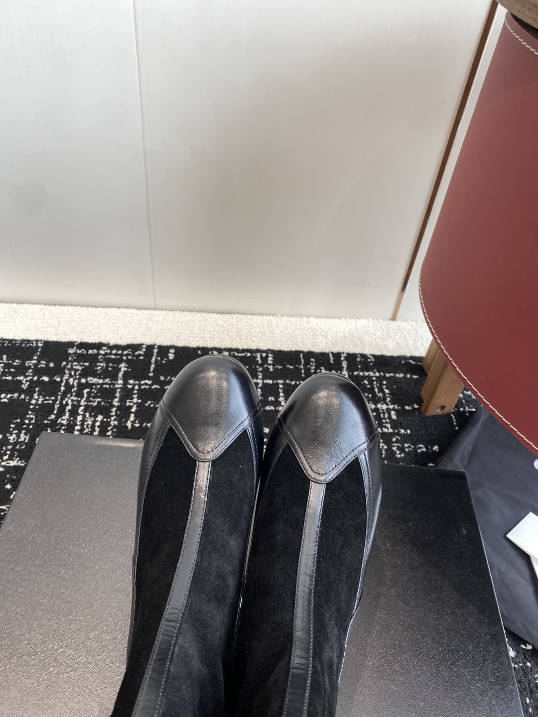 代购级
Chanel 小香 25ss 秋冬新款 圆头拉链短靴 

这款厚底在欧美街拍中出境率超高，ins