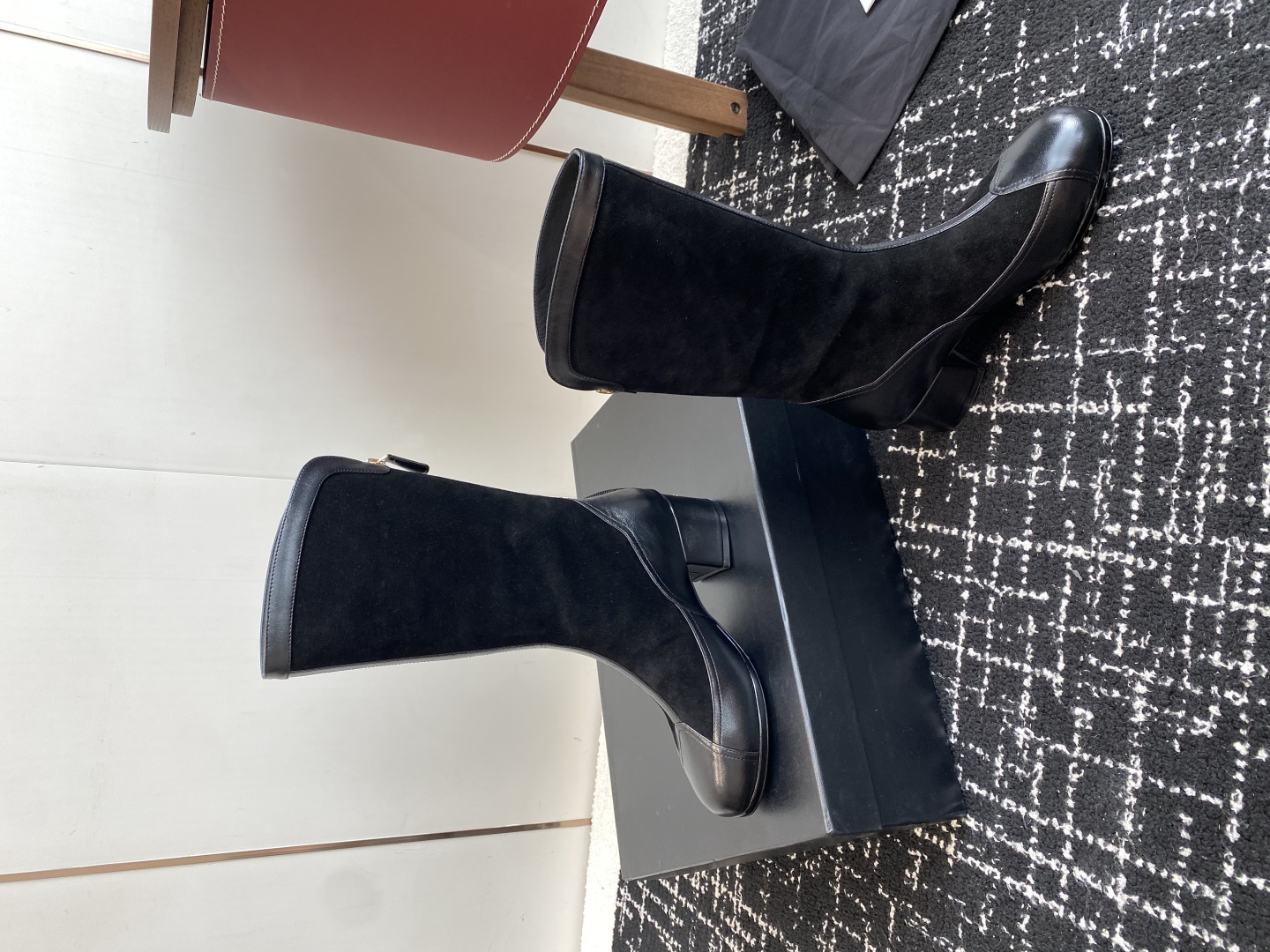 代购级
Chanel 小香 25ss 秋冬新款 圆头拉链短靴 

这款厚底在欧美街拍中出境率超高，ins