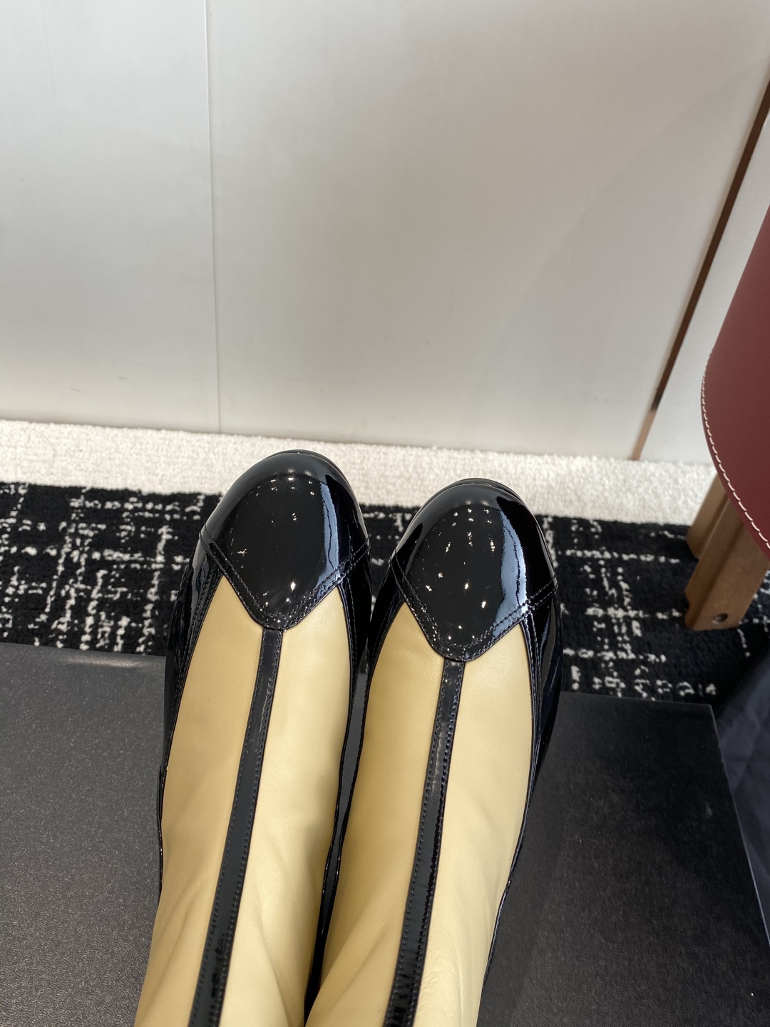 代购级
Chanel 小香 25ss 秋冬新款 圆头拉链短靴 

这款厚底在欧美街拍中出境率超高，ins