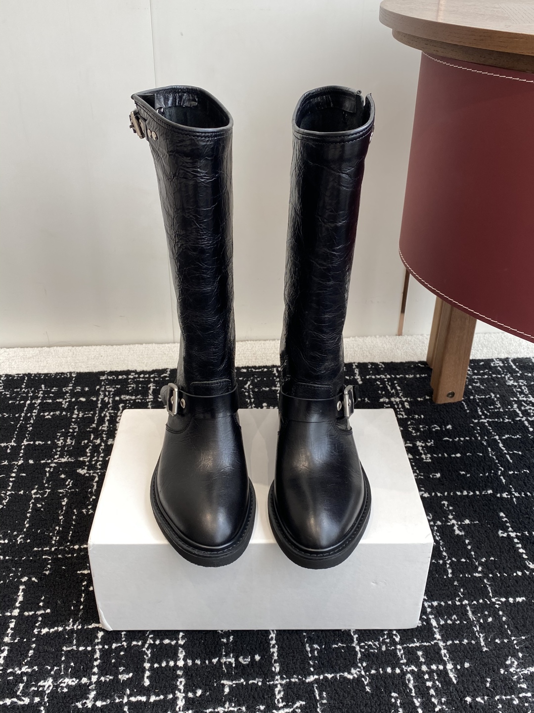 代购级
GOLDEN GOOSE  2025秋冬新款复古西部牛仔 骑士靴

超酷超飒，一秒提升造型感，时