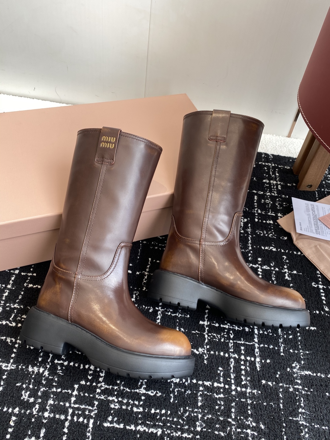 代购级
miu miu fw25 new arrival～ 缪缪 25ss 秋冬新款厚底高筒裸靴 骑士靴
