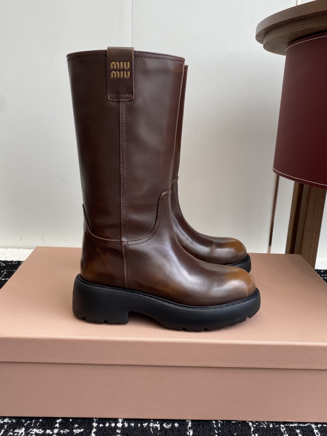 代购级
miu miu fw25 new arrival～ 缪缪 25ss 秋冬新款厚底高筒裸靴 骑士靴