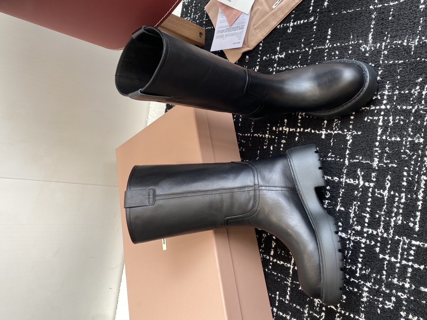 代购级
miu miu fw25 new arrival～ 缪缪 25ss 秋冬新款厚底高筒裸靴 骑士靴