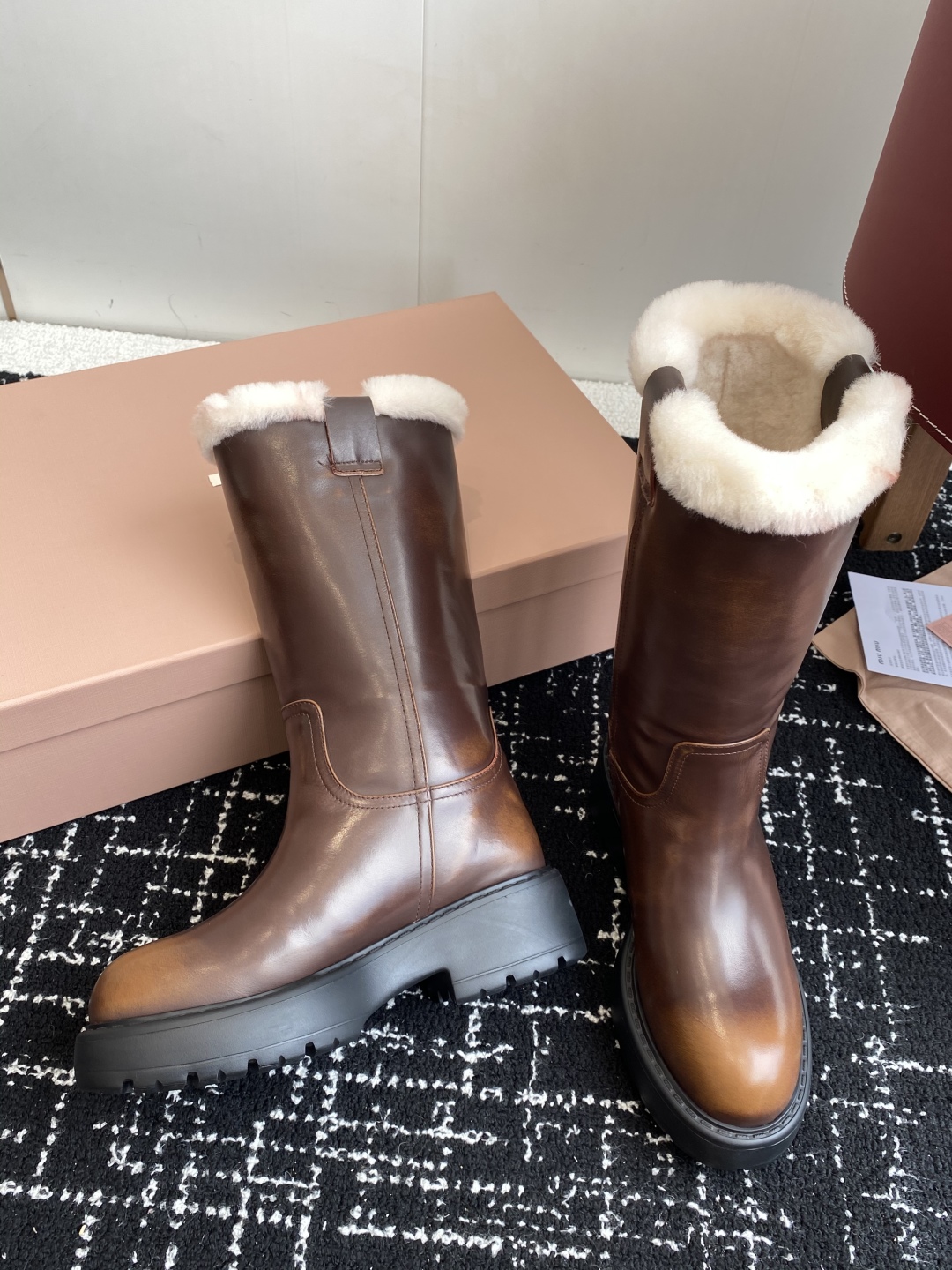 代购级
miu miu fw25 new arrival～ 缪缪 25ss 秋冬新款厚底高筒裸靴 骑士靴