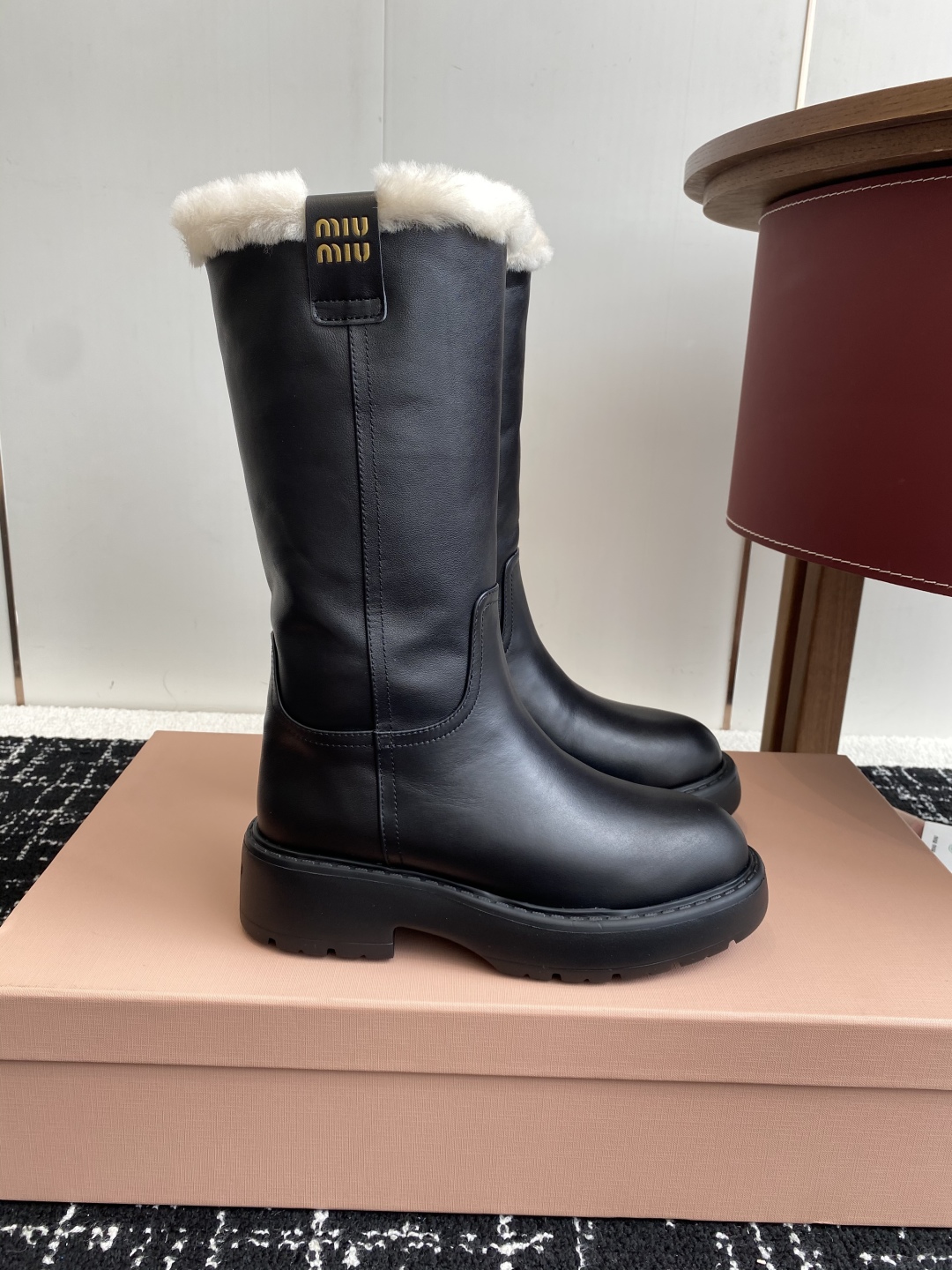 代购级
miu miu fw25 new arrival～ 缪缪 25ss 秋冬新款厚底高筒裸靴 骑士靴