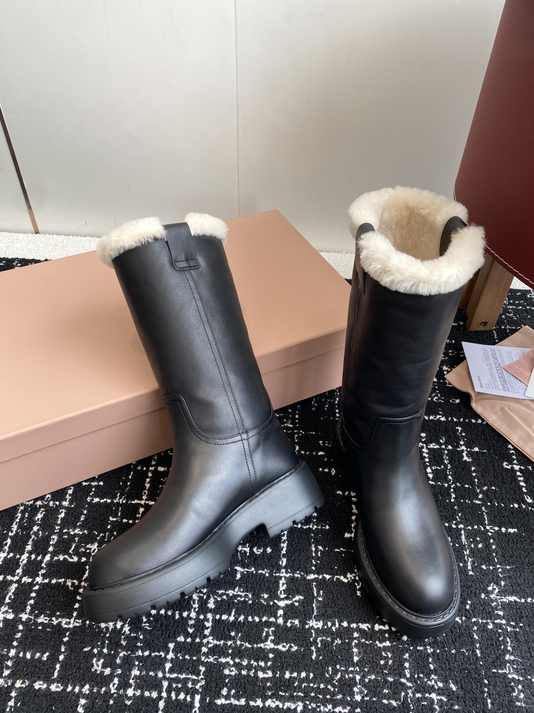 代购级
miu miu fw25 new arrival～ 缪缪 25ss 秋冬新款厚底高筒裸靴 骑士靴