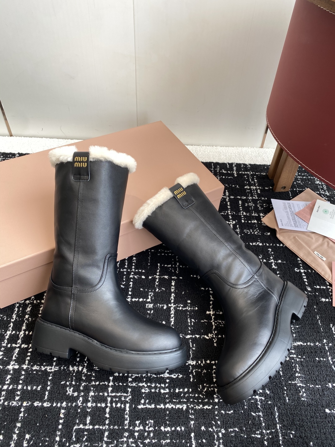 代购级
miu miu fw25 new arrival～ 缪缪 25ss 秋冬新款厚底高筒裸靴 骑士靴